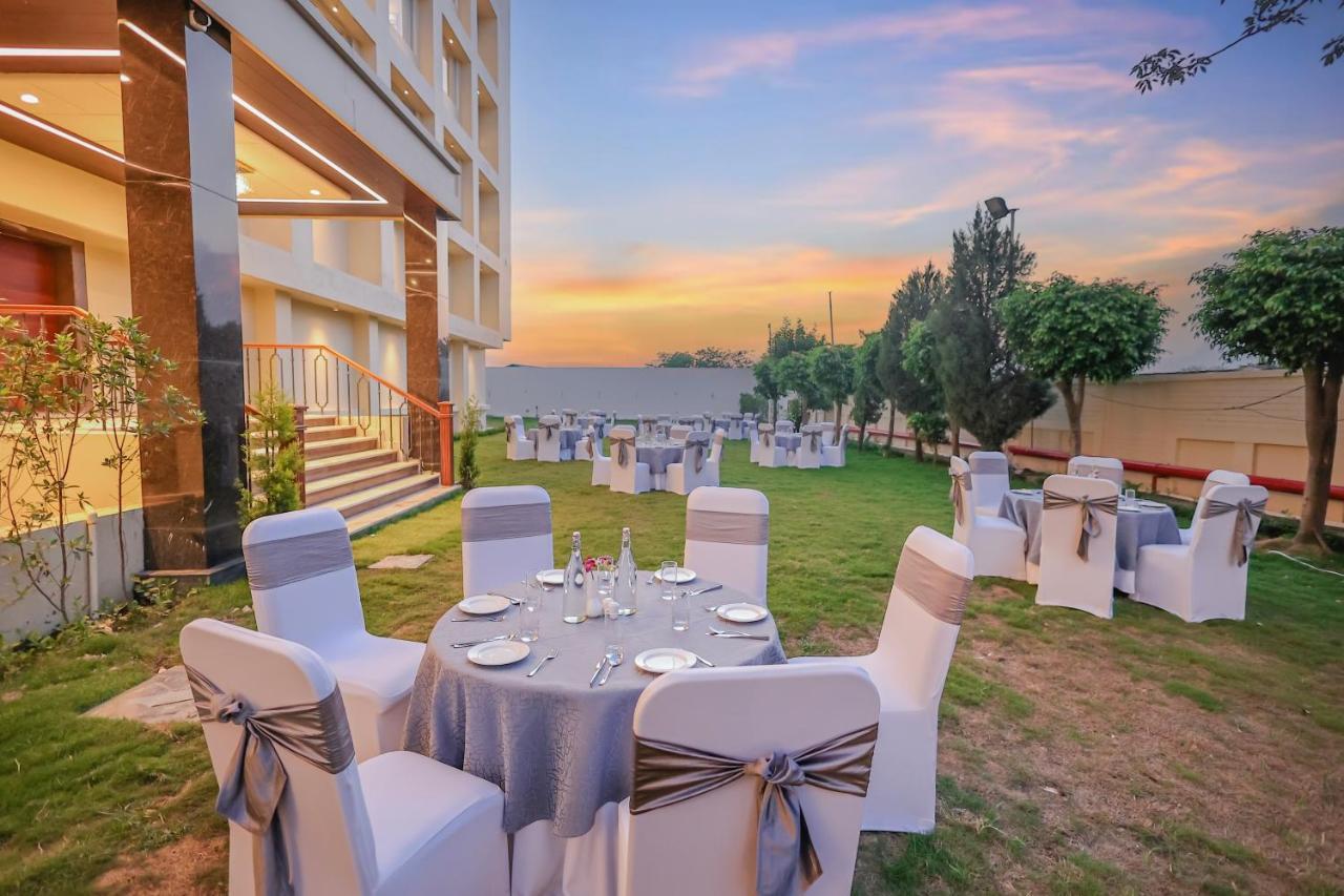 Regenta Dehradun By Royal Orchid Hotels Limited Экстерьер фото