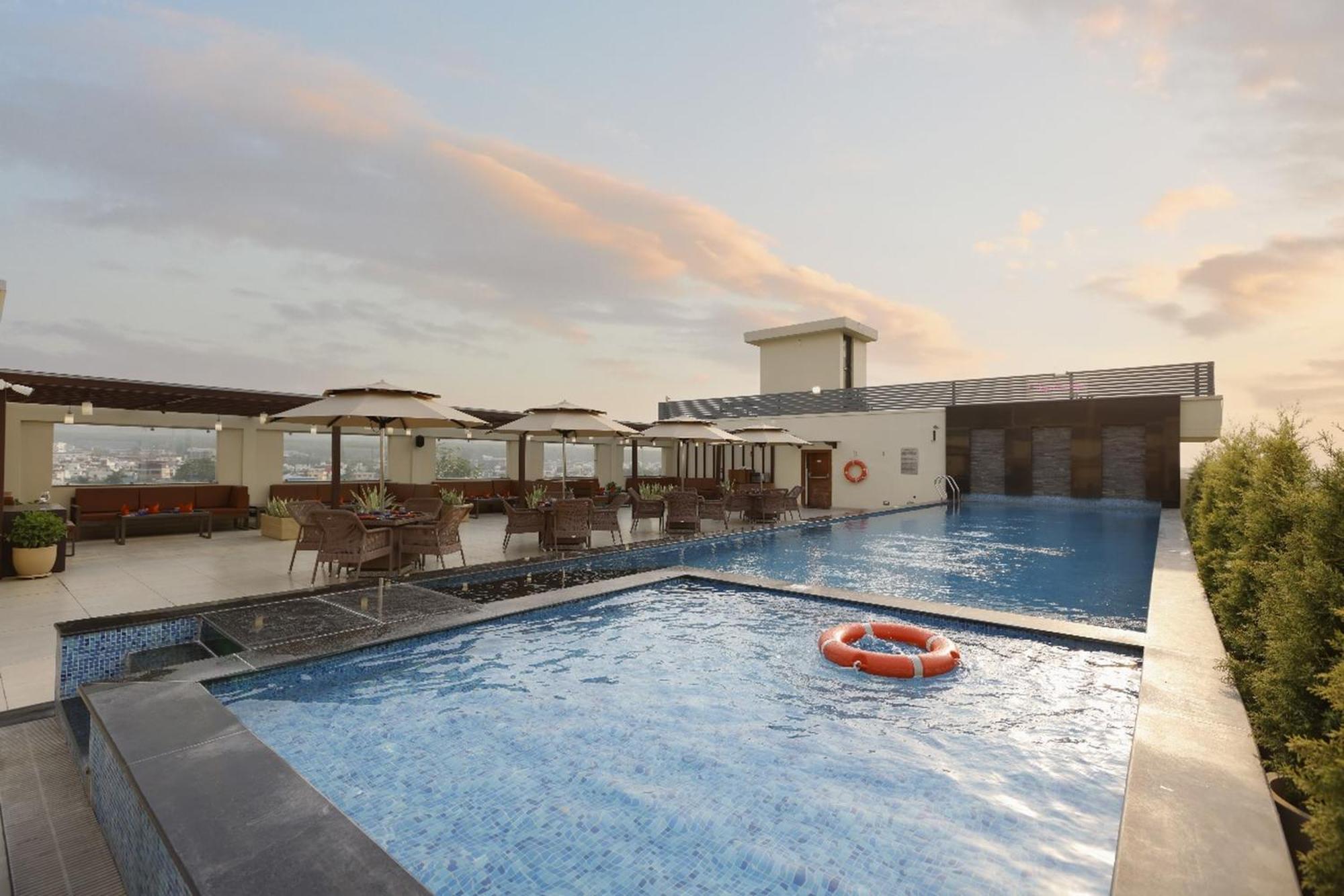 Regenta Dehradun By Royal Orchid Hotels Limited Экстерьер фото