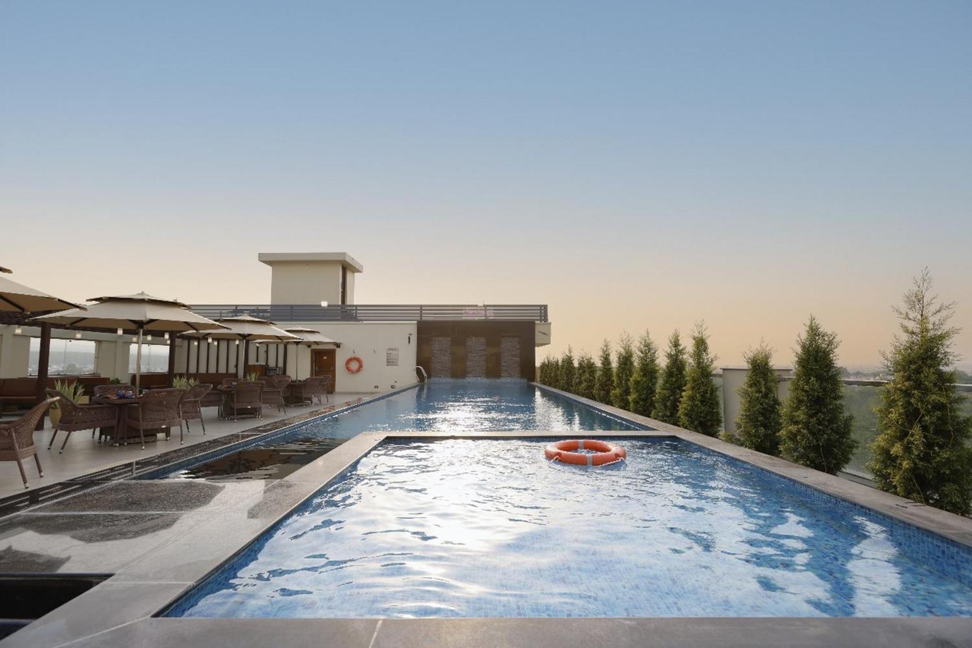 Regenta Dehradun By Royal Orchid Hotels Limited Экстерьер фото