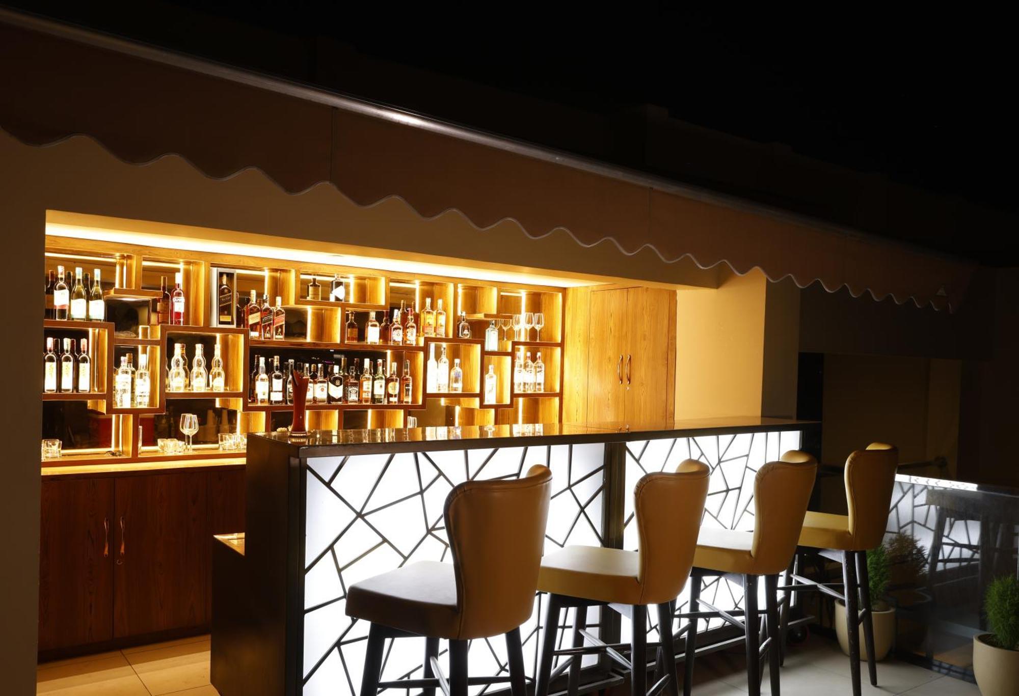 Regenta Dehradun By Royal Orchid Hotels Limited Экстерьер фото