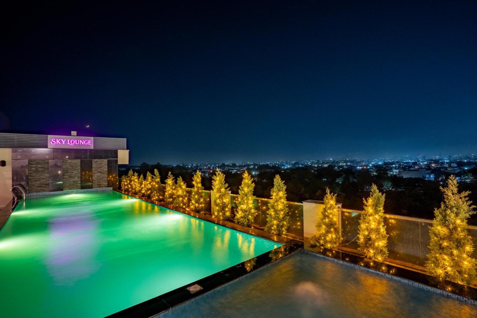 Regenta Dehradun By Royal Orchid Hotels Limited Экстерьер фото